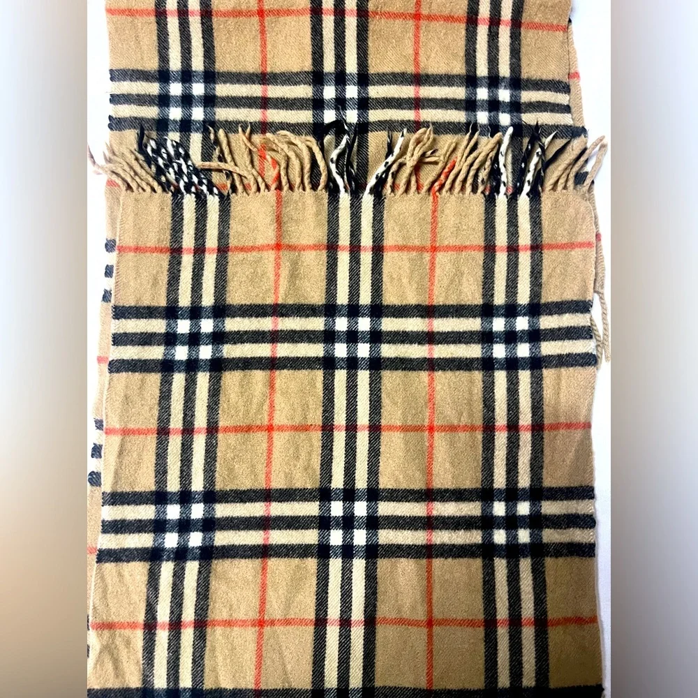 Preloved Vintage Burberrys (old name for Burberry) Scarf unisex - Picture 9 of 9